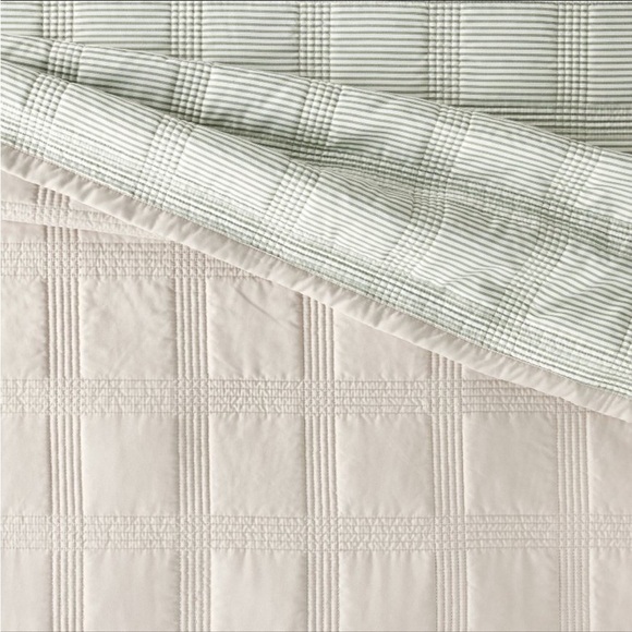 NWT Full/Queen Grid Stitched Quilt Taupe/ Green/Cream - Hearth & Hand - Picture 3 of 7